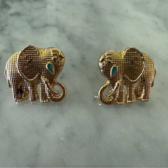 NWOT Lilly Pulitzer Gold Elephant Earrings - Picture 2 of 2